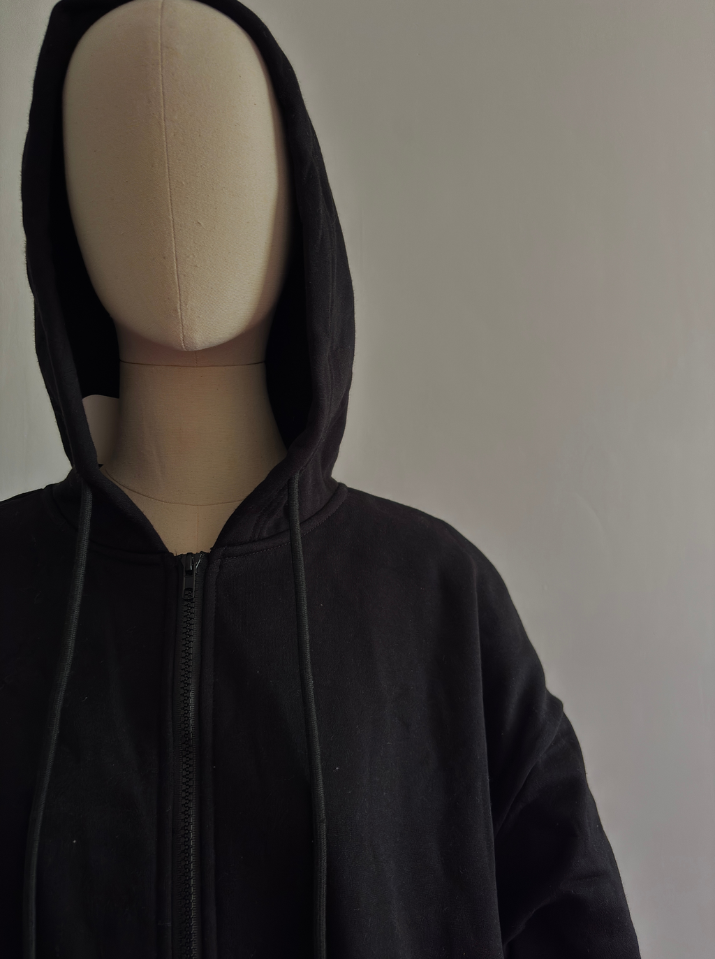Robe à Capuche Zippée - Noire
